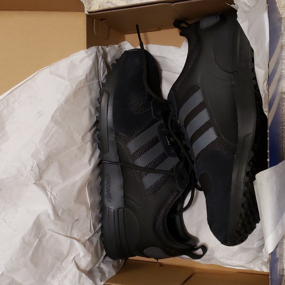 Men's Adidas ZX 700HD - Black 9.5us